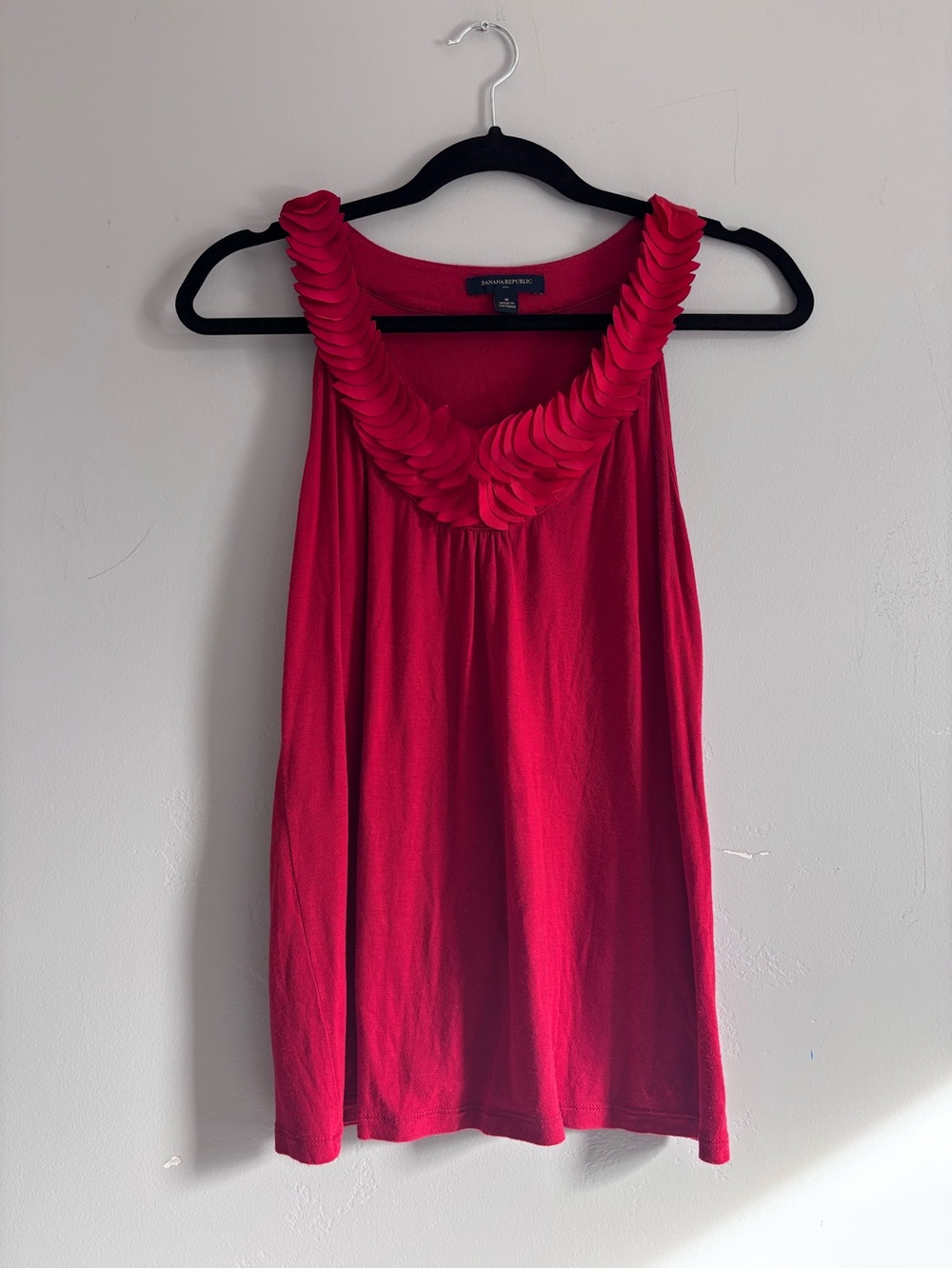 Banana Republic Red Ruffle Neck Tank Top in Size Medium